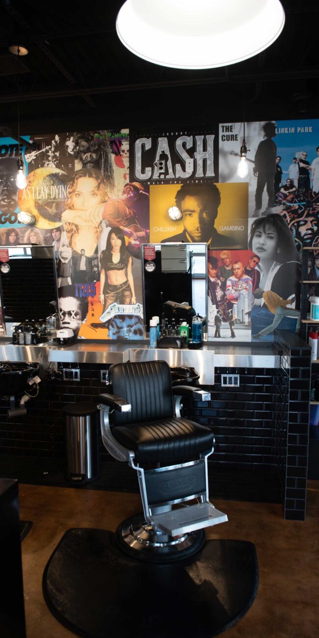 Floyd's Barbershop single barber chair station
